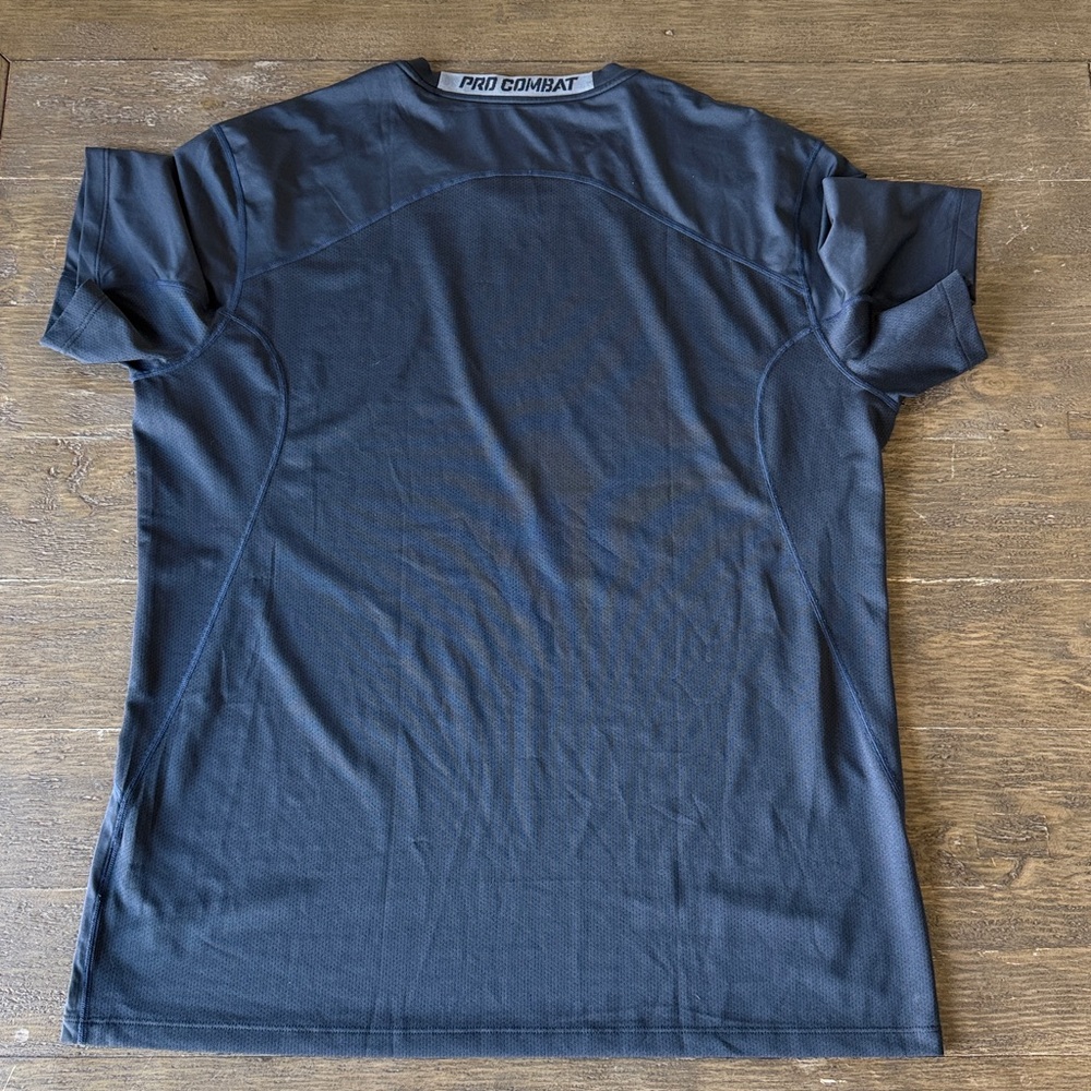 Nike Pro Combat Performance Tee - Picture 5 of 5
